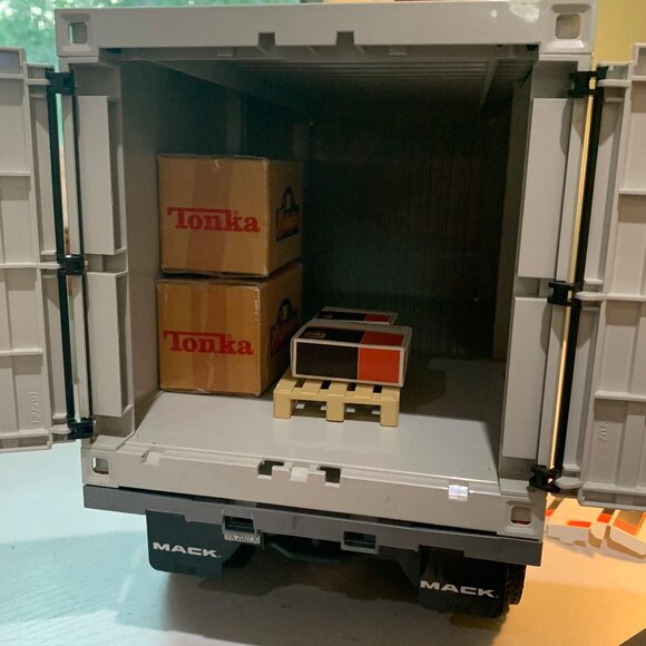 Bruder MACK Granite UPS Logistics Truck Driver Forklift Age 4+  Addt'l shipping - Picture 3 of 7